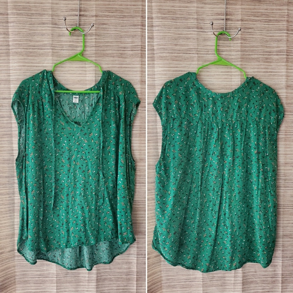 Floral cap sleeve blouse w tie front detail